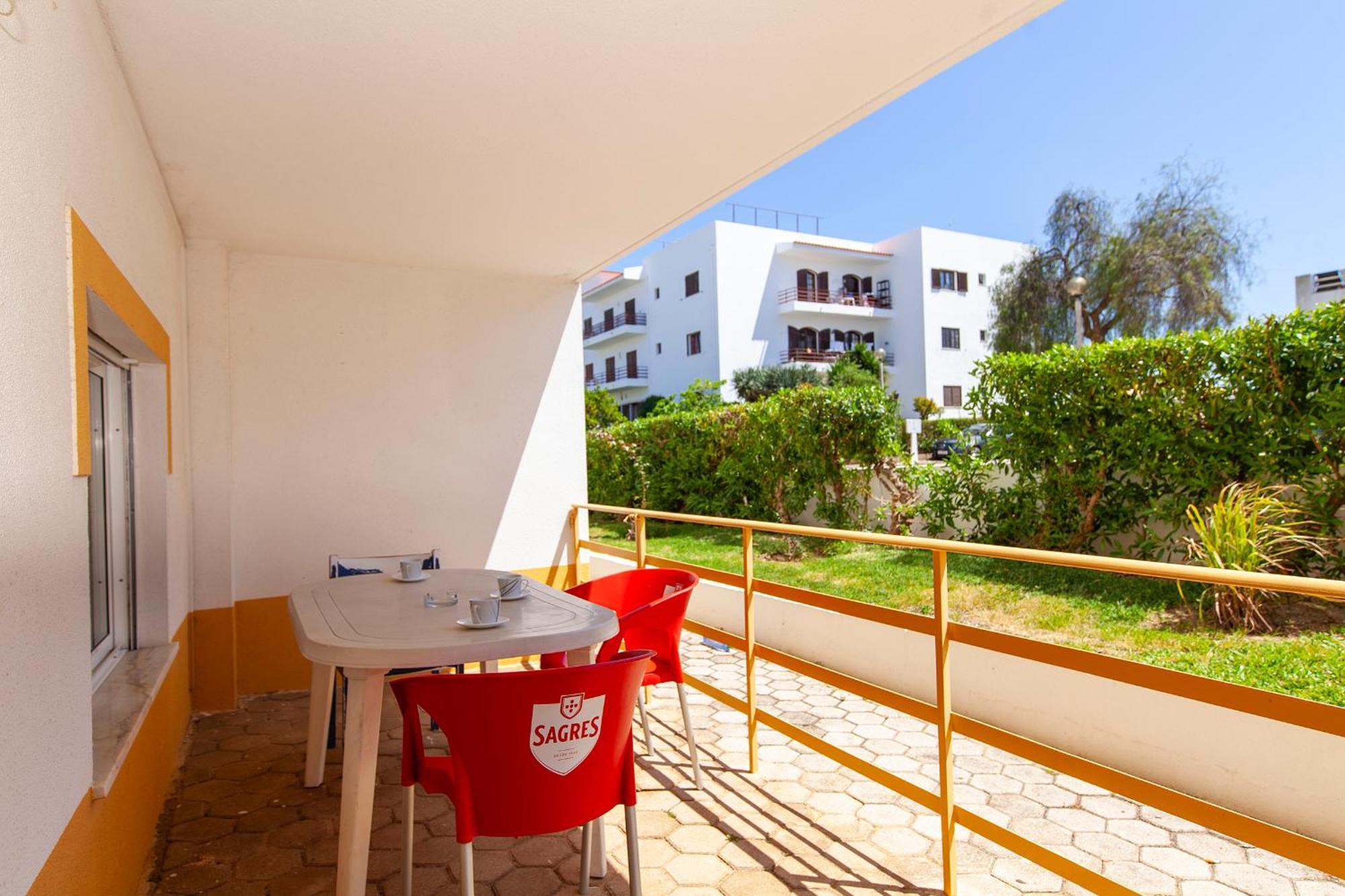 A10 - Silence Ground-Floor And Pool Apartment Lagos Ngoại thất bức ảnh